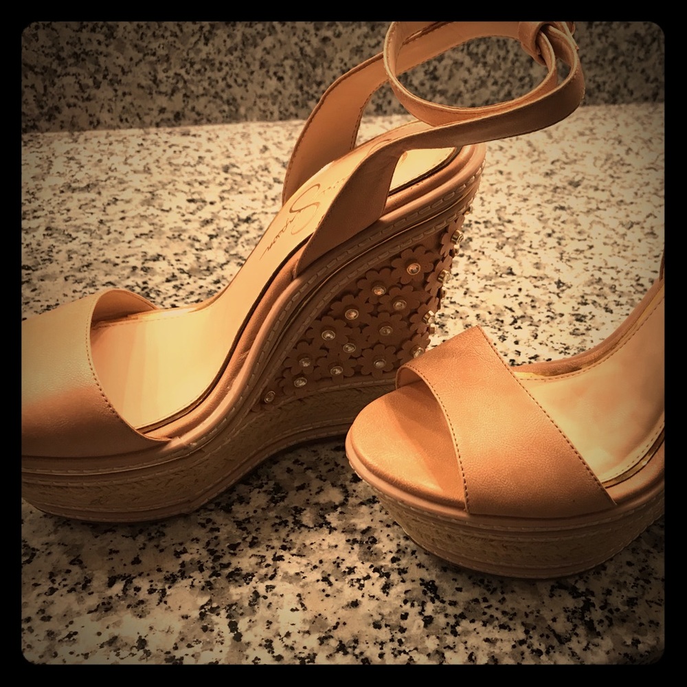 Like new Jessica Simpson wedges